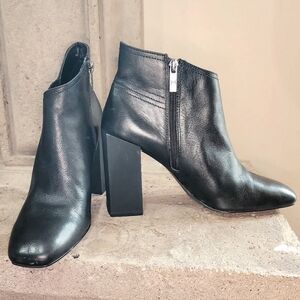 H by Halston Mal Leather Ankle Booties Size 9